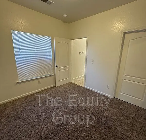 2423 W Sunnyside Ave — Photo 8