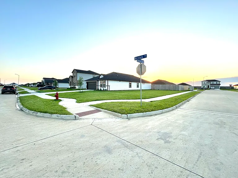 2026 Woodlark Way — Photo 2