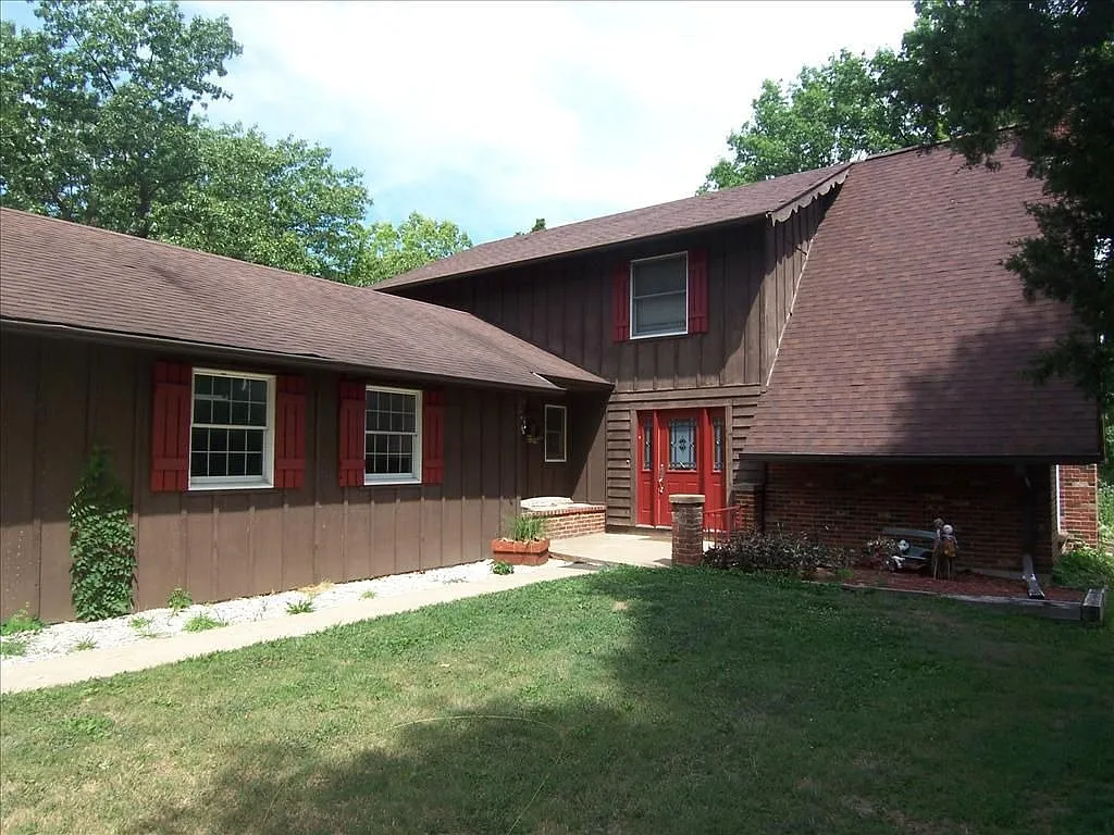 1633 State Road F photo 1