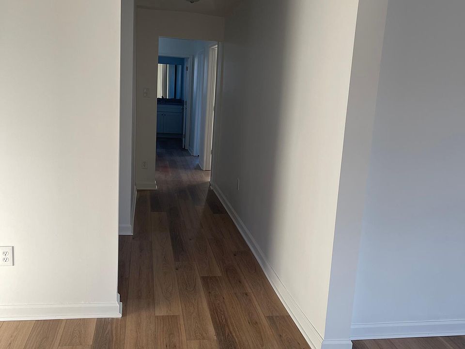 1st image of 825 E 27th St