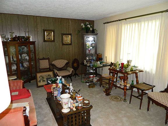 4th image of 898 Susanna Ave