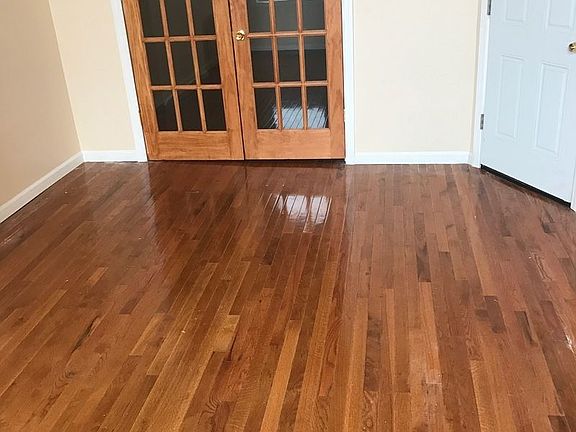 3rd image of 349 Grove St APT 3L