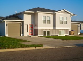 2428 Landmark Dr, Minot, ND 58703