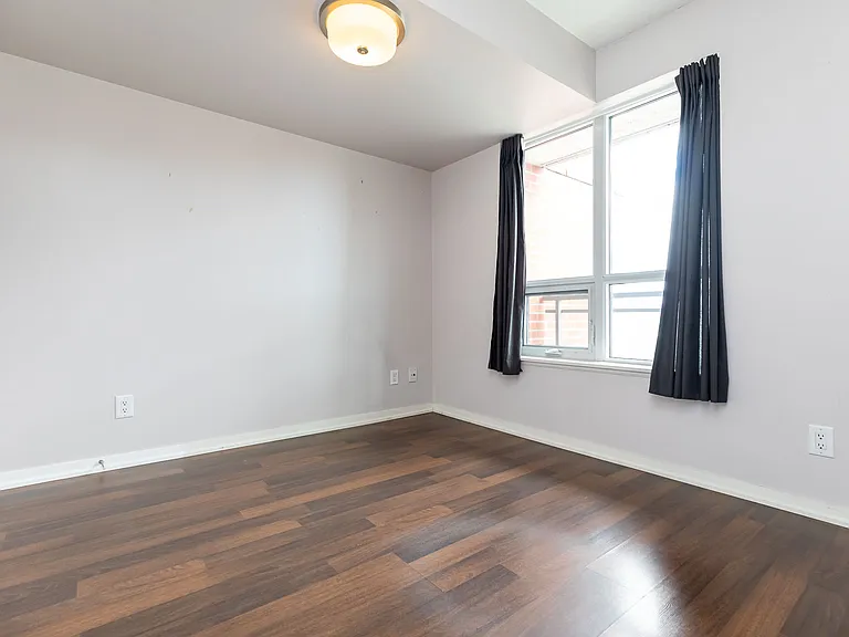 38 Joe Shuster Way — Photo 9