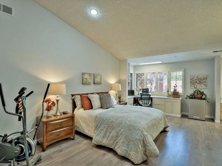 32703 Dinuba Ct — Photo 10