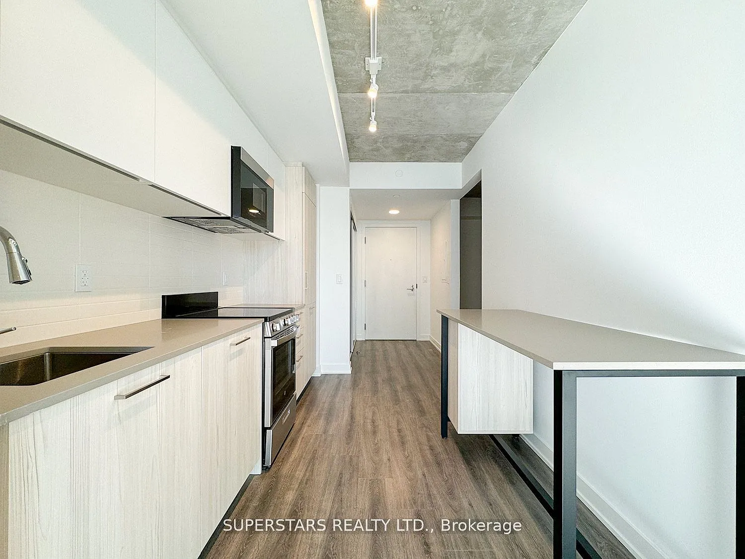2 bed, $2,400 — Photo 2