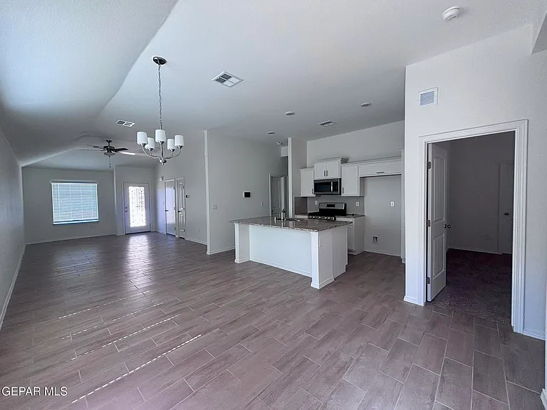 15213 Resolve Dr — Photo 4