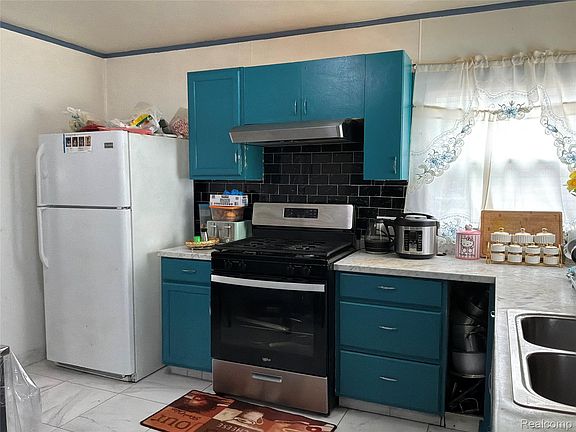 5th image of 3896 Poplar Ave