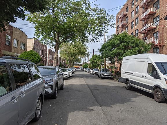 4th image of 74 Bay 34th St #2
