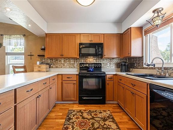 5th image of 18133 Sandy Pines Cir