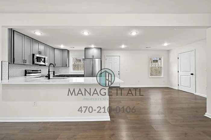 2762 Candler Rd — Photo 6