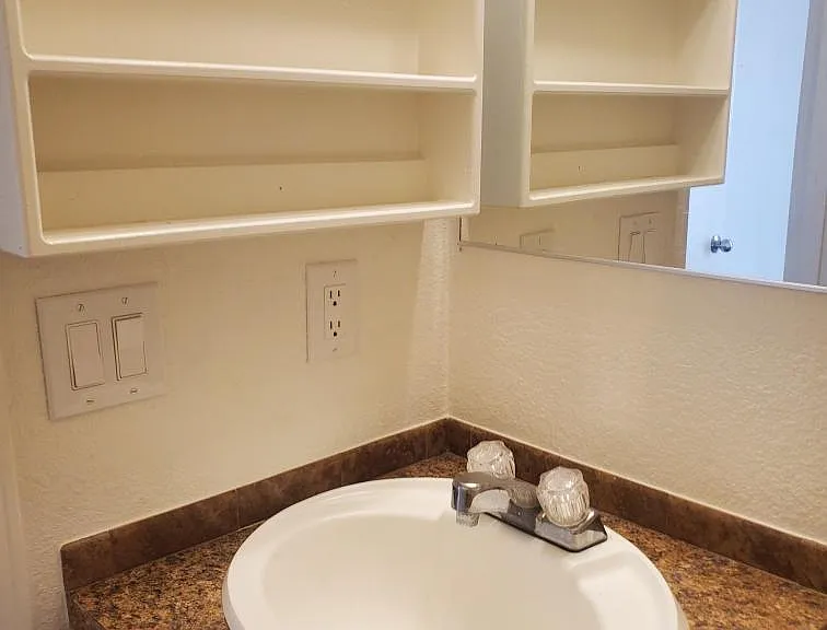 Main bathroom