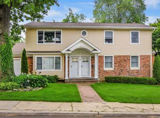 10 3rd Ave, Port Washington, NY 11050