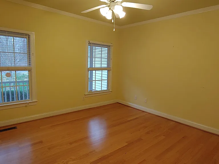 2809 Cowley Rd — Photo 12