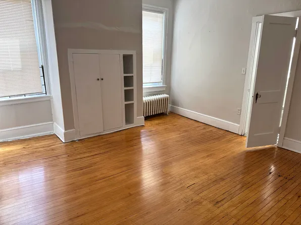373 Angell St #2, Providence, RI 02906