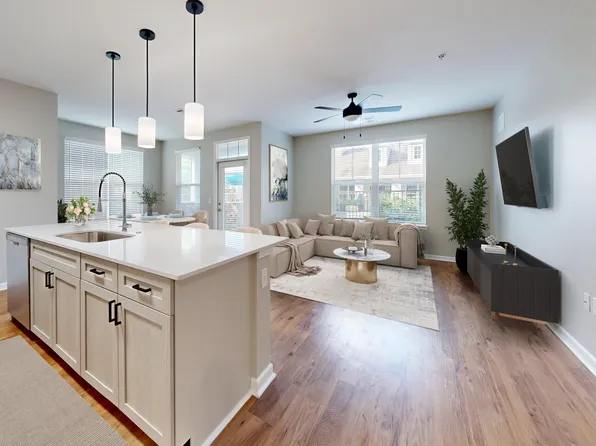 The Retreat at Hamburg Place Apartments