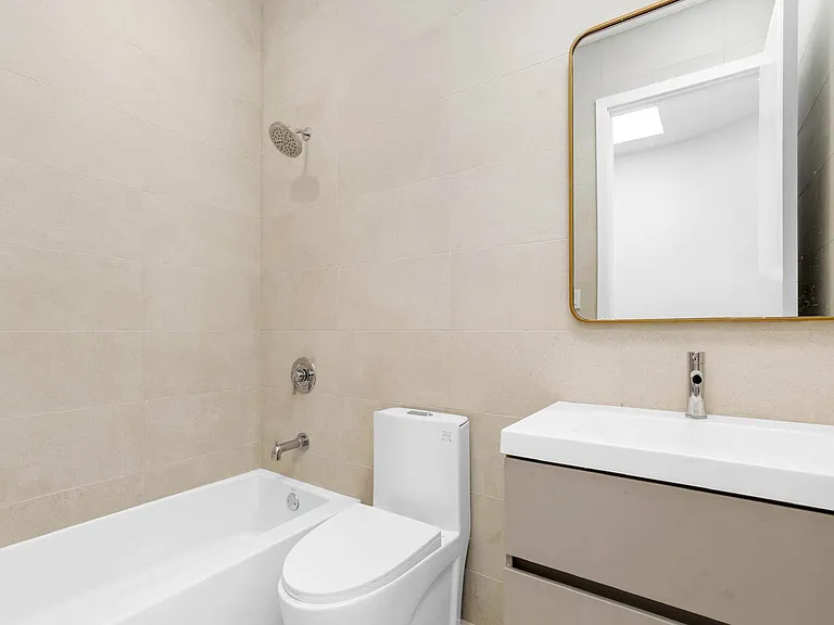 483 Macon St #2 — Photo 12