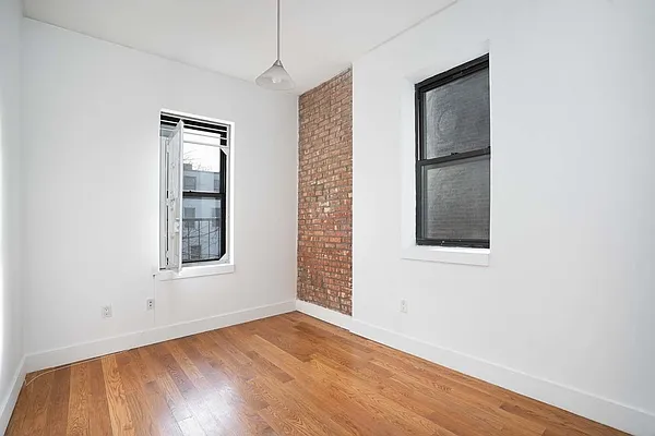 Rented by Avenues Real Estate | media 17