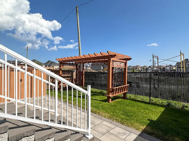 59 Jevons Dr — Photo 42