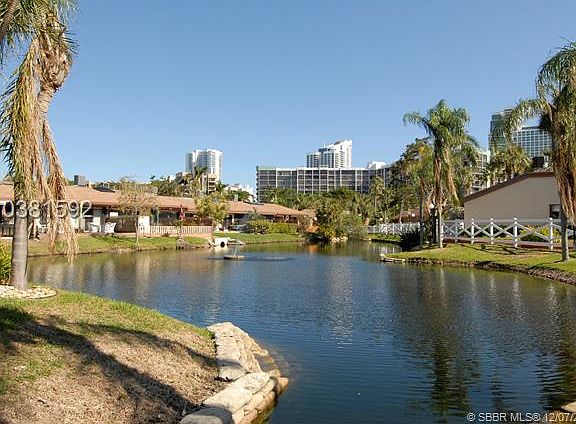 5th image of 2657 S Parkview Dr