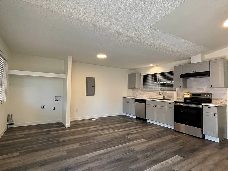 10826 E Burnside St #10826 — Photo 7