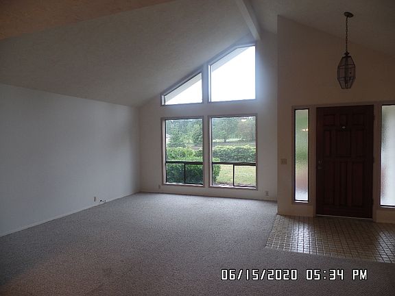 5th image of 106 Leslie Ln