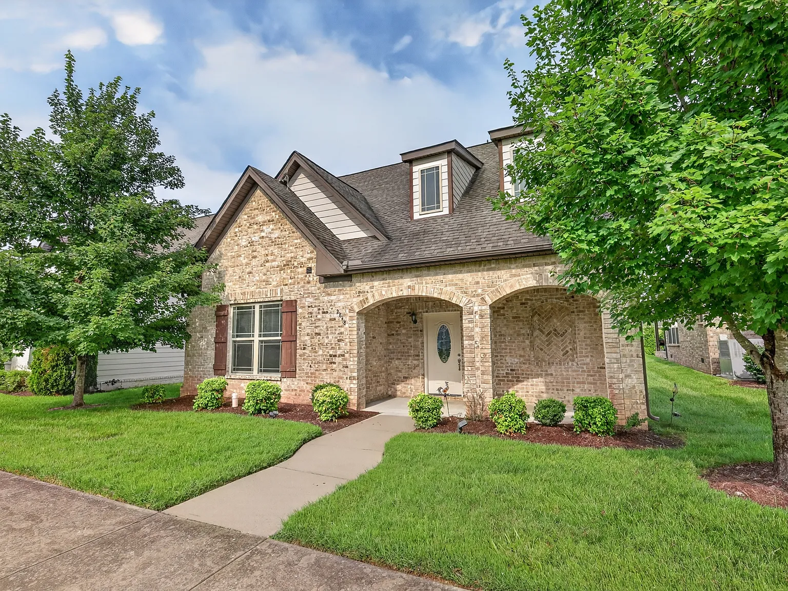 5 bed, 2.5 bath, 2546 sqft, $2,650 — Photo 4