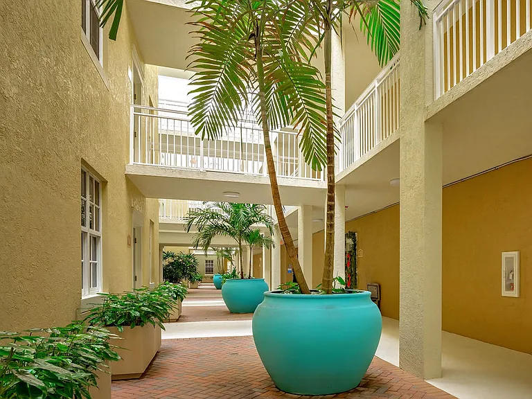 Riverwalk Pointe — Photo 14