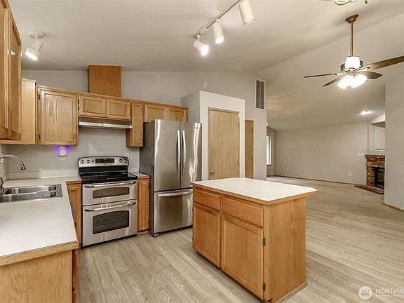 4th image of 6814 144th Street Ct E