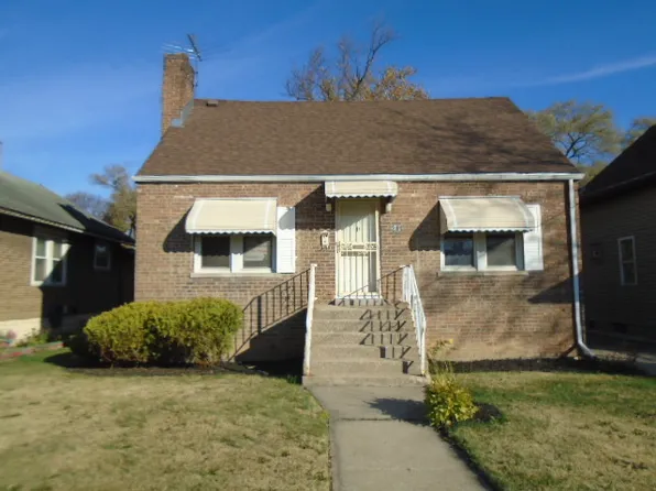 241 E 149th St, Harvey, IL 60426