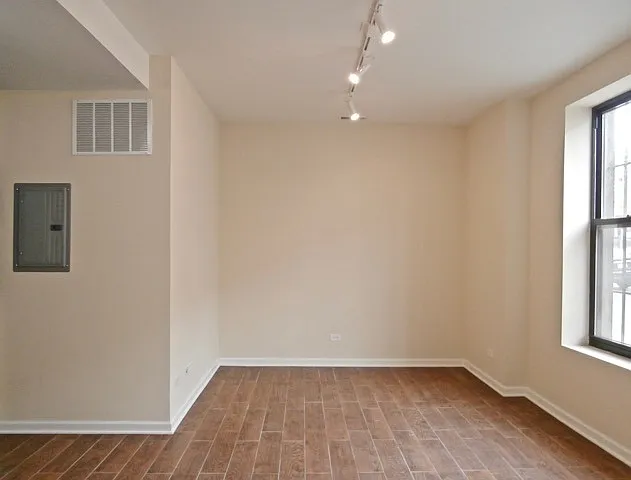 4747 N Troy St #GW — Photo 2