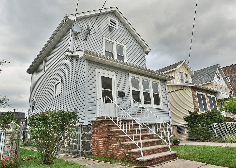 1st image of 365 Lincoln Ave
