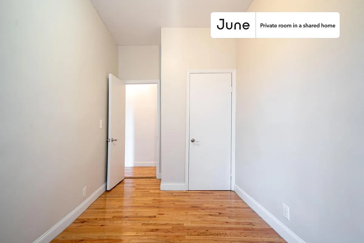 Full bedroom in 4 bed/1 bath home in Central Harlem #1653 B — Photo 3