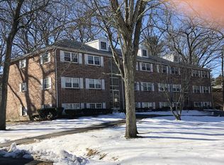 50 Farrwood Ave APT 11, North Andover, MA 01845