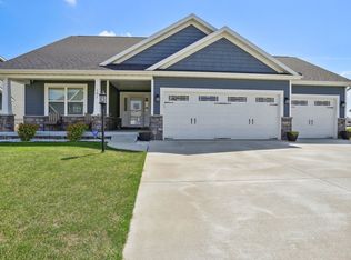 101 Astoria Dr, Savoy, IL 61874