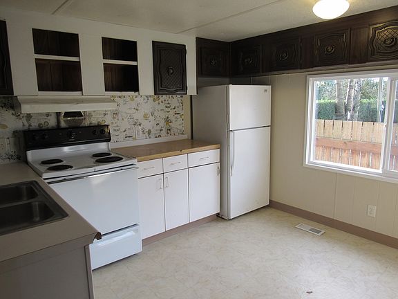 3rd image of 5692 Northwest Dr #3
