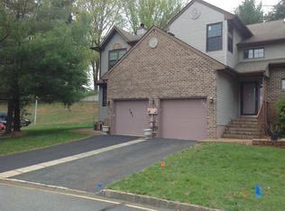 341 Oak Knoll Dr, Manalapan, NJ 07726