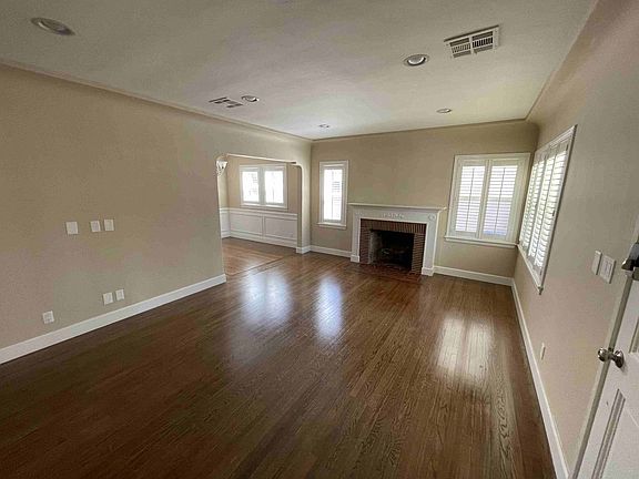 2nd image of 4432 Bakman Ave
