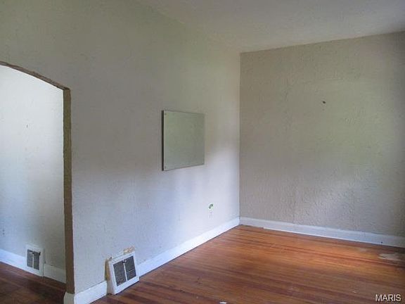 3rd image of 6530 W Park Ave