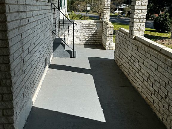 2nd image of 1497 Drayton Woods Dr