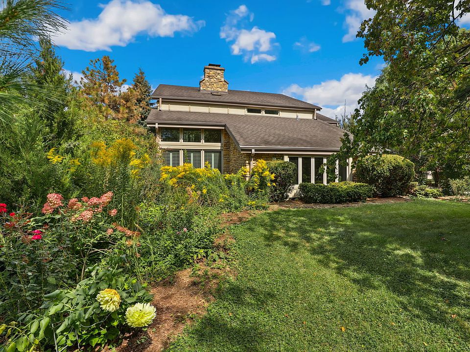 1st image of 180 Saddle Brook Dr