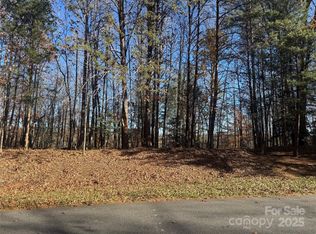 6554 Willowbottom Rd, Hickory, NC 28602