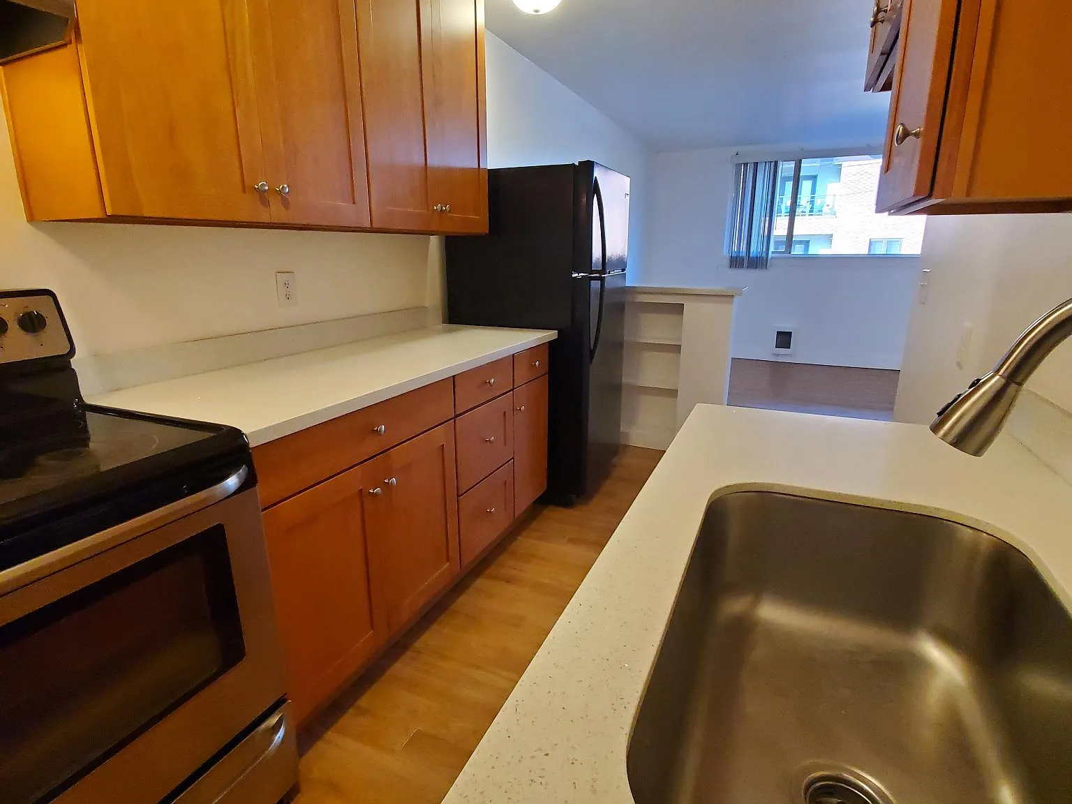 1 bed, 610 sqft, $1,600 — Photo 4