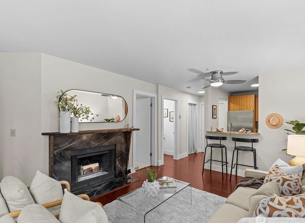 1 bed, 1.5 bath, 572 sqft, $2,250 — Photo 1