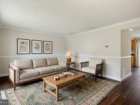 4th image of 7971 Millstream Ct