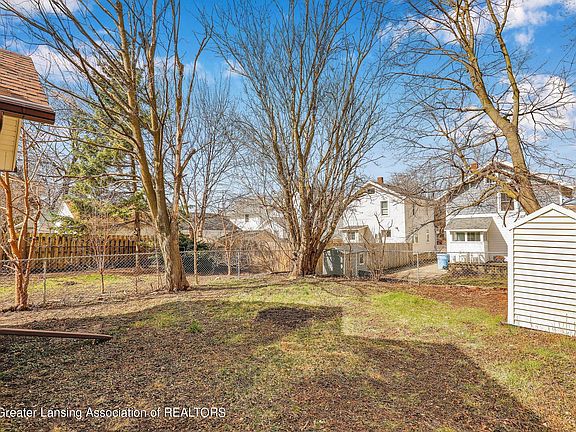 5th image of 1222 W Barnes Ave