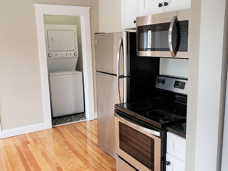 29 Loxwood St #1L — Photo 11
