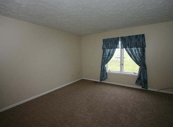 4th image of 30 Daisy Ln