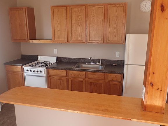 5th image of 453 Glen St #5