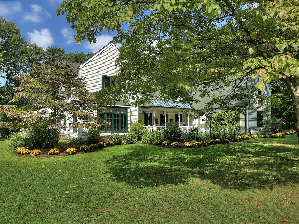 1st image of 15 Horseshoe Bend Ln